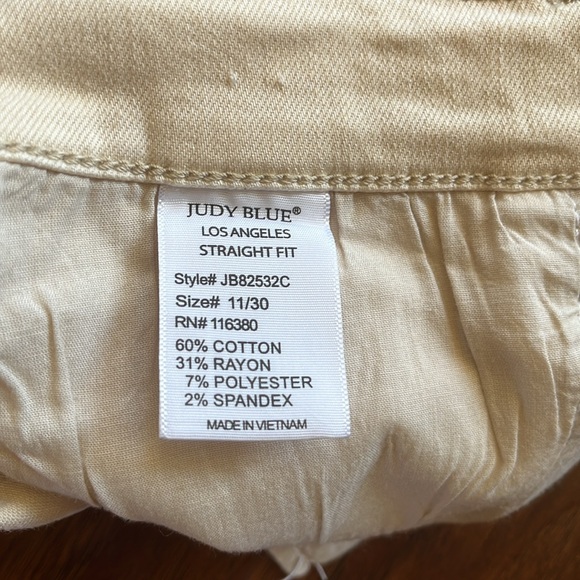 Judy Blue Cream Colored Jeans - Picture 6 of 6